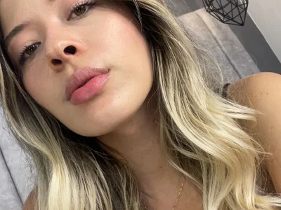 chloe_d avatar