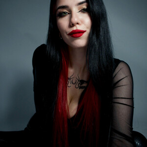 PollyFlirt avatar