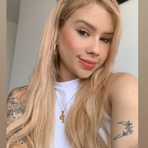 KinkyKaro avatar