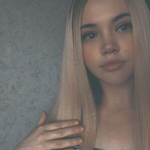 Ella_ avatar