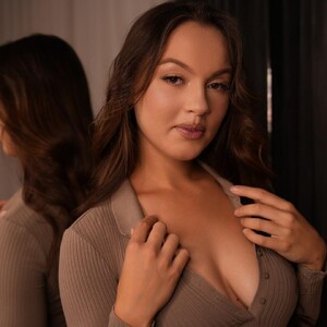 GoldenScarlett avatar